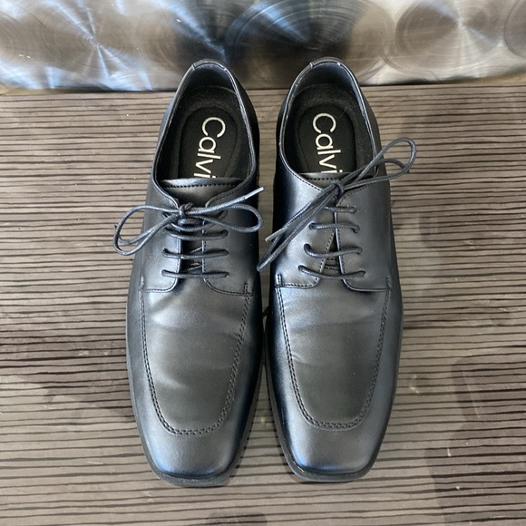 Calvin Klein shoes. Size 8.5 - Picture 3 of 9